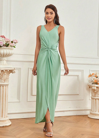 Светло-зеленое вечернее платье с открытой спиной SHEIN однотонное