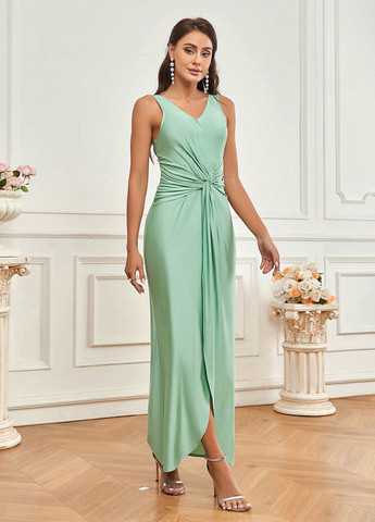 Светло-зеленое вечернее платье с открытой спиной SHEIN однотонное