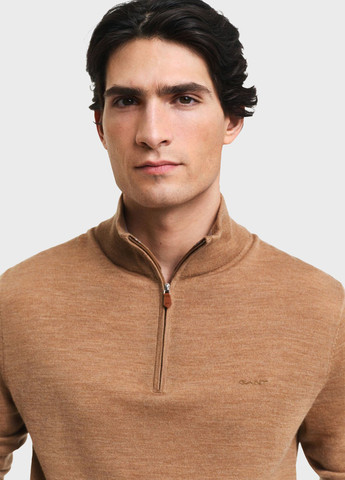 Бежевый зимний свитер Gant