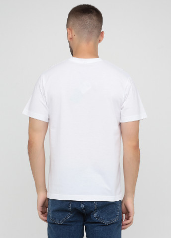 Белая футболка Chikiss