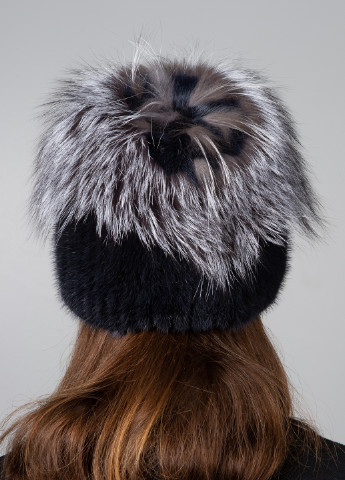 Женская шапка из вязаного меха норки с украшением из меха чернобурки Меховой Стиль звездочка (254800505)