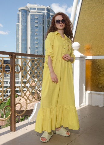 Желтое кэжуал шикарное льняное платье с вышивкой "колибри" INNOE