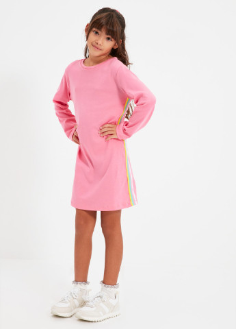 Рожева платье Trendyol (251324805)