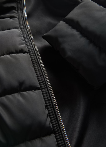 Черная демисезонная куртка Reserved