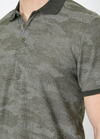 Серо-зеленая футболка-поло для мужчин KOTON с камуфляжным принтом