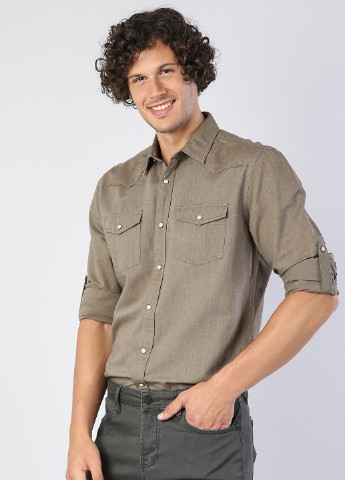 Темно-бежевая кэжуал рубашка однотонная Colin's с длинным рукавом