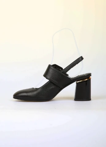 Черные босоножки Kluchini