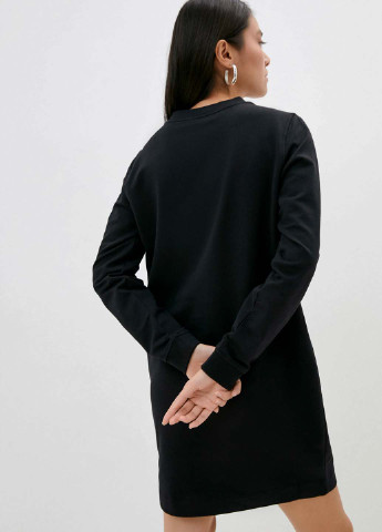 Черное повседневный утепленное черное женское платье свитер с апликацией-логотипом платье-свитер Love Moschino однотонное