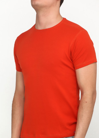 Помаранчево-червона футболка Avis