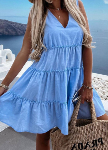 Блакитна сукня popluzhnaya