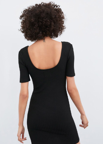 Черное кэжуал платье футляр Zara однотонное