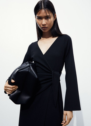 Черное кэжуал, деловое платье H&M однотонное