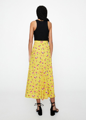 Желтая кэжуал цветочной расцветки юбка Pull & Bear клешированная