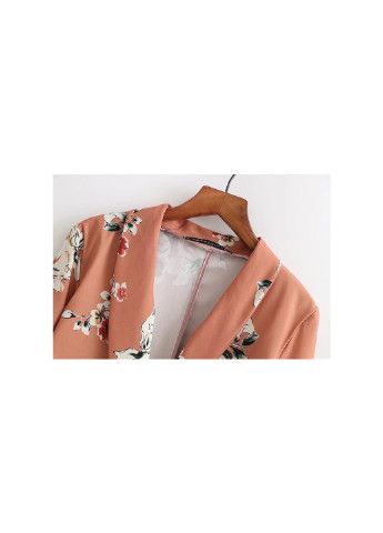 Персиковый женский блейзер женский удлиненный с цветочным узором flowering Berni Fashion с цветочным узором - демисезонный