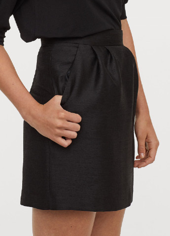 Черная однотонная юбка короткая H&M