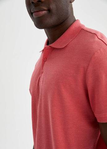 Розовая футболка-поло для мужчин DeFacto