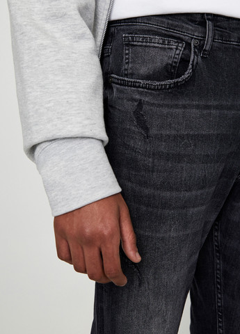 Темно-серые демисезонные зауженные джинсы Pull & Bear