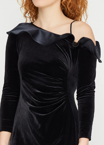Черное кэжуал платье Emporio Armani однотонное