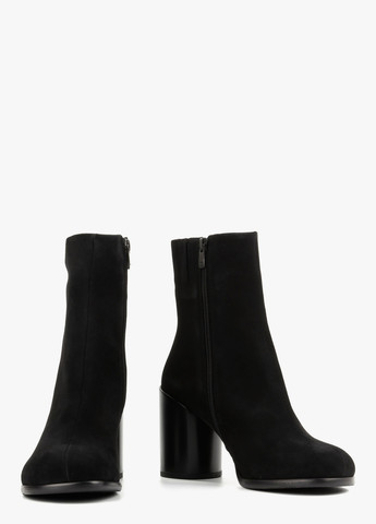 Осенние ботинки Le'BERDES без декора из натуральной замши