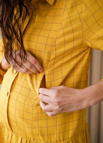 Желтое платье для беременных с секретом для кормления для кормящих мам в рубашечном стиле жёлтое To Be в клетку
