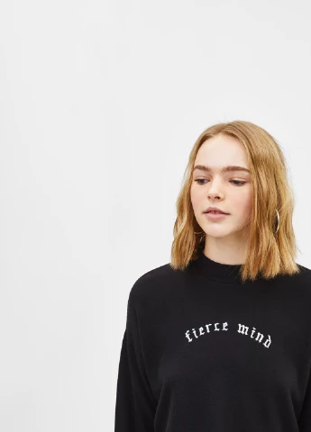 Чорний світшоти Bershka напис без декору (248895728)