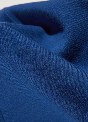 Синий свитшот Uniqlo надпись без декора (325746322)