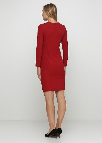 Красное деловое платье на запах Natali Bolgar с узором пье-де-пуль «гусиная лапка»