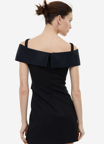 Черное кэжуал платье H&M однотонное