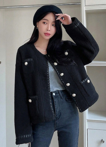 Черная демисезонная куртка SHEIN