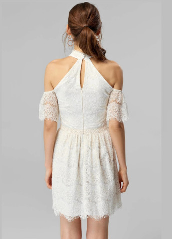 Білий коктейльна плаття, сукня з відкритими плечима, кльош Trendyol однотонна