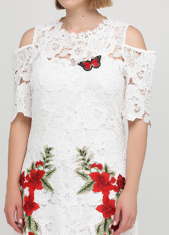 Белое коктейльное платье футляр 101 IDEES с цветочным принтом