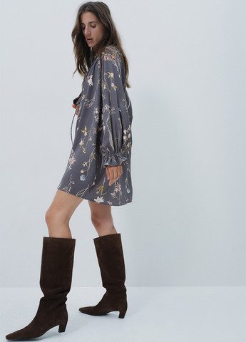 Серое кэжуал платье оверсайз H&M с цветочным принтом