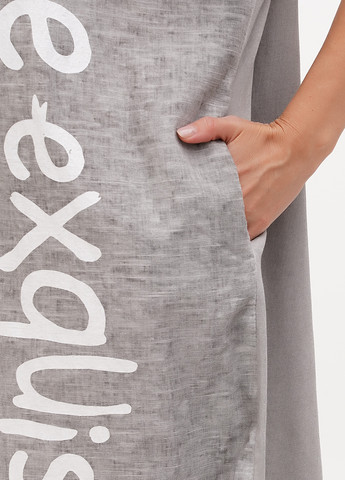 Серое кэжуал платье оверсайз New Line с надписью