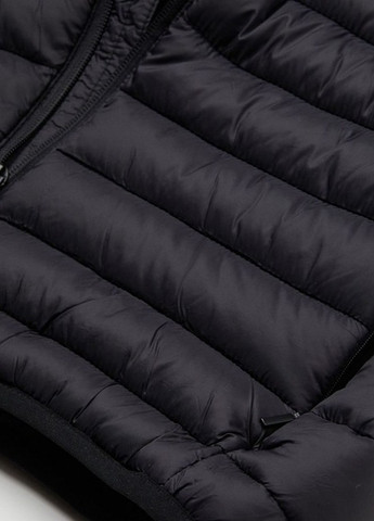 Чорна демісезонна куртка H&M