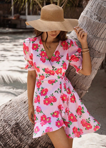 Розовое кэжуал платье на запах SHEIN с цветочным принтом