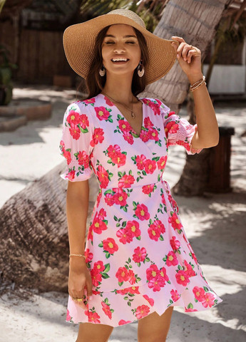 Розовое кэжуал платье на запах SHEIN с цветочным принтом