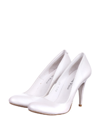 Белые женские кэжуал туфли на высоком каблуке - фото