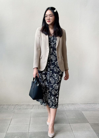 Бежевый женский жакет Uniqlo - демисезонный