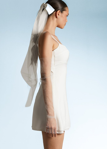 Молочное кэжуал платье а-силуэт, с открытыми плечами Gepur однотонное