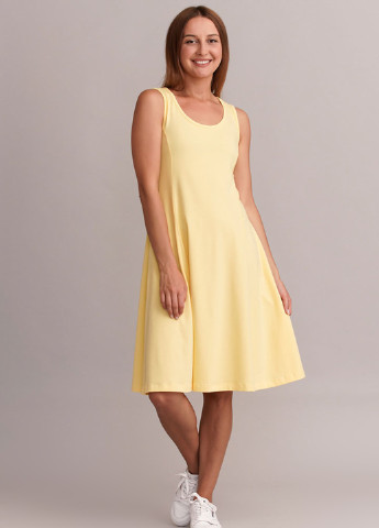 Желтое кэжуал платье клеш Promin. однотонное