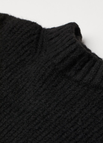 Черное кэжуал платье платье-свитер H&M однотонное