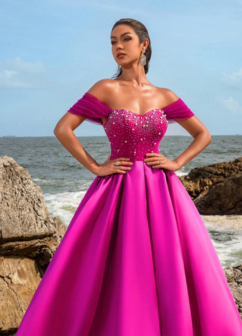 Фуксиновое (цвета Фуксия) вечернее платье колокол, с открытыми плечами SHEIN однотонное