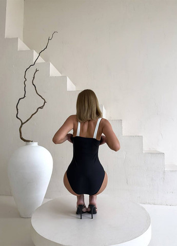 Чорний літній цільний купальник жіночий суцільний NOVA VEGA