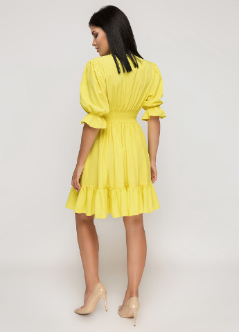 Светло-желтое коктейльное платье Simply Brilliant однотонное