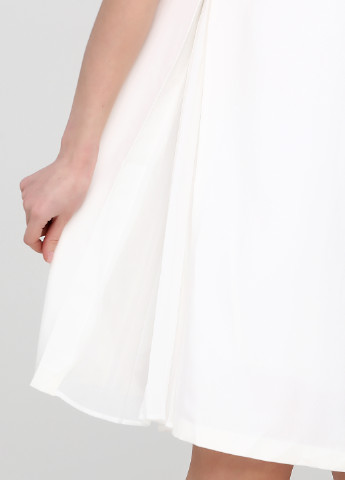 Молочное кэжуал платье а-силуэт Vero Moda однотонное