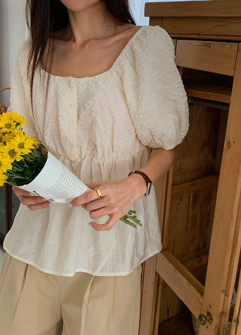 Кремовая блуза с баской SHEIN