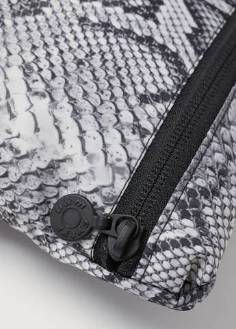 Серебряная демисезонная ветровка H&M