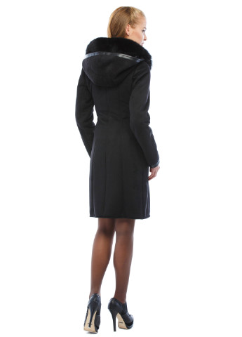 Чорна зимня куртка MN