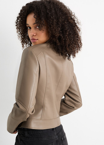 Бежевая демисезонная куртка C&A