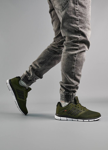 Оливковые (хаки) демисезонные кроссовки adidas